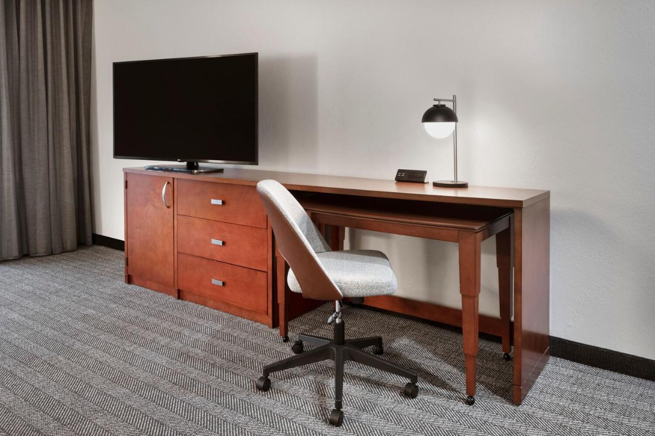 Courtyard By Marriott Memphis Airport Hotell Exteriör bild