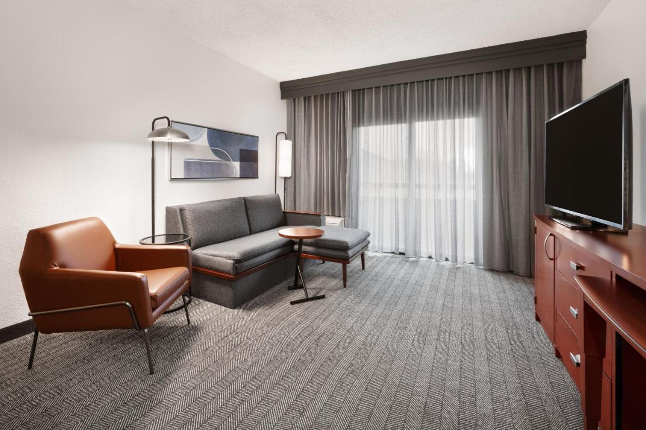 Courtyard By Marriott Memphis Airport Hotell Exteriör bild