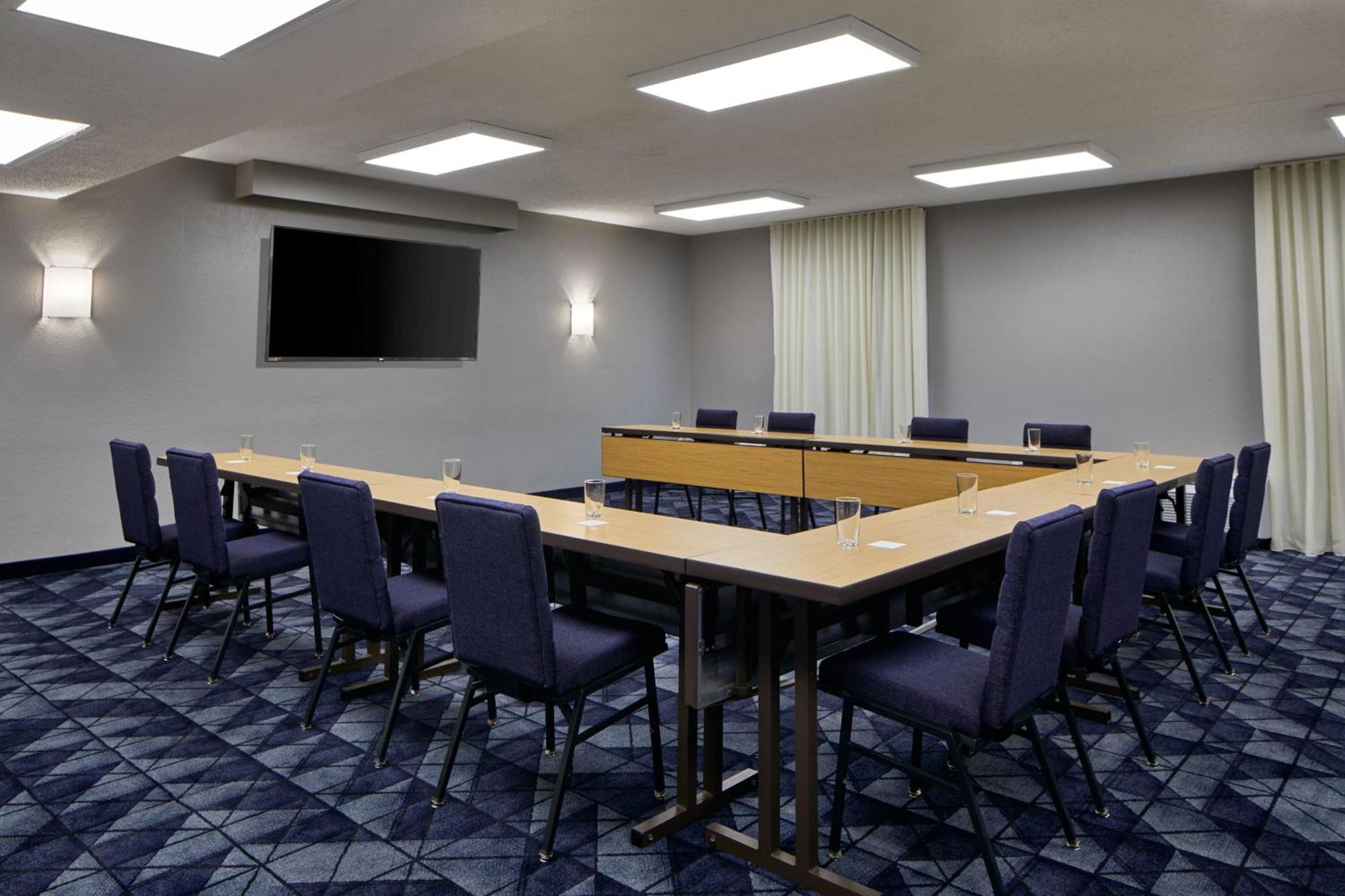 Courtyard By Marriott Memphis Airport Hotell Exteriör bild