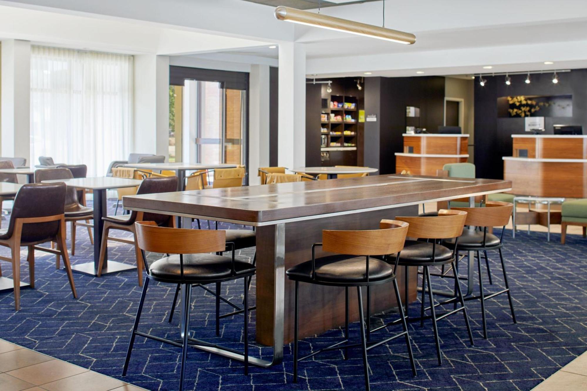 Courtyard By Marriott Memphis Airport Hotell Exteriör bild
